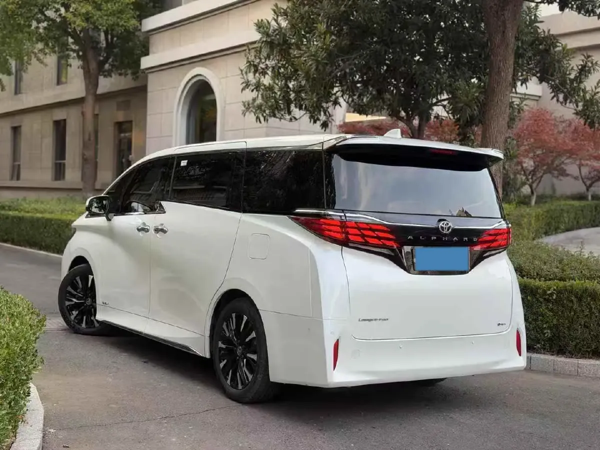 2024 Toyota Alphard 2.5L 190HP L4 E-CVT Hybrid,autocango,china used car exporter,china ev exporter,chinese used car exporter,chinese used ev exporter