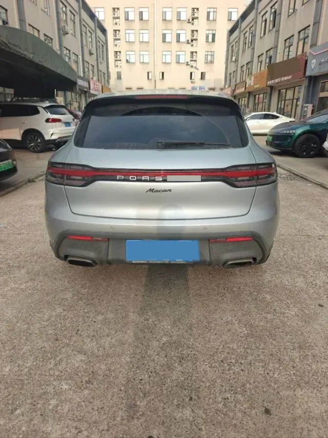 2022 Porsche Macan 2.0T 265HP L4 7DCT,autocango,china used car exporter,china ev exporter,chinese used car exporter,chinese used ev exporter