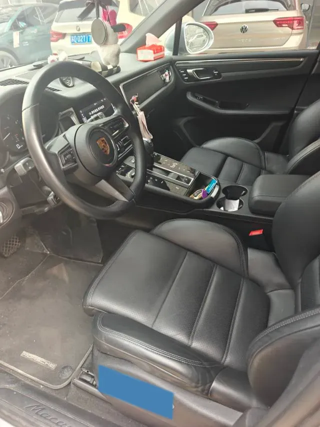 2022 Porsche Macan 2.0T 265HP L4 7DCT,autocango,china used car exporter,china ev exporter,chinese used car exporter,chinese used ev exporter