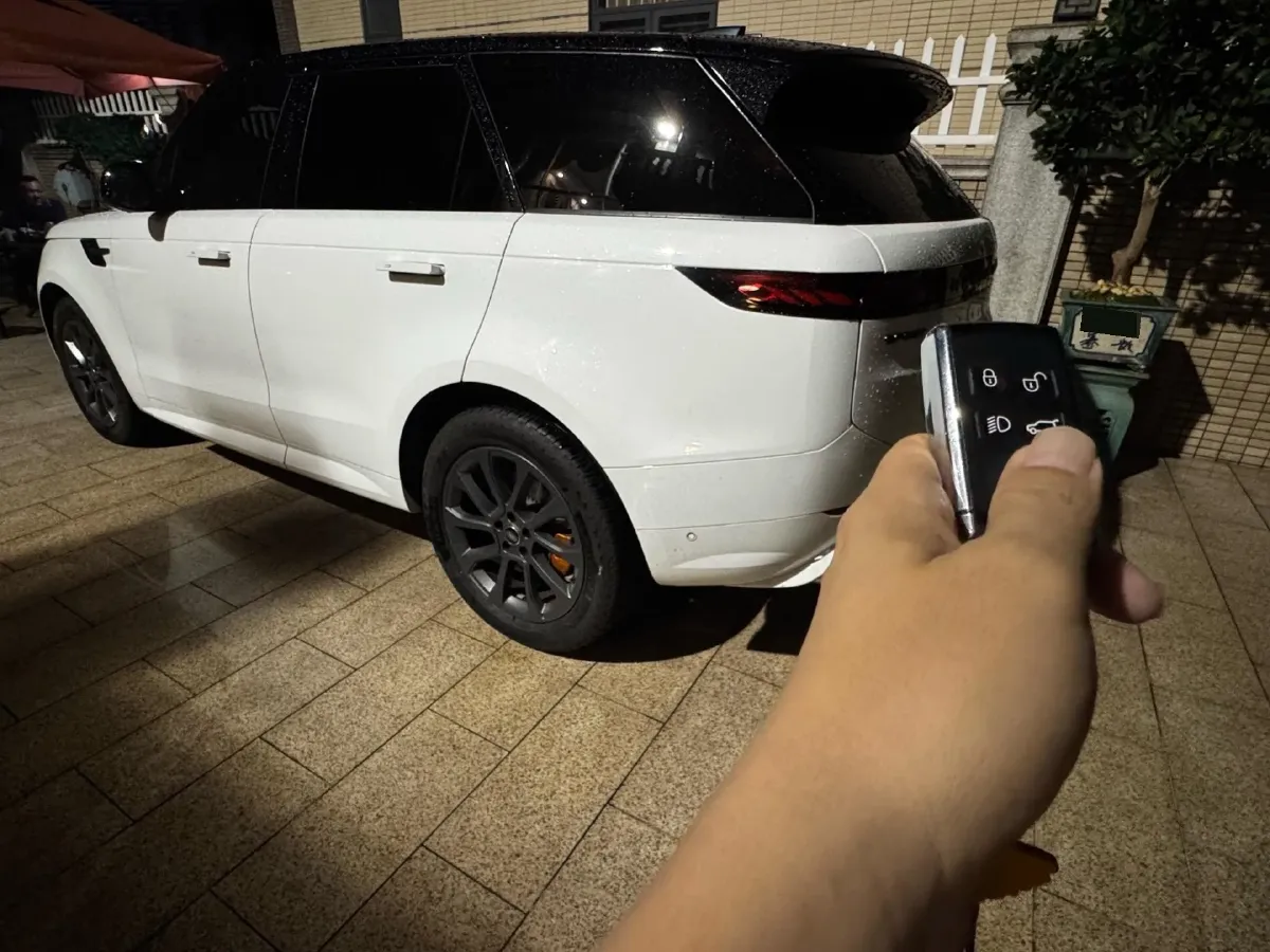 2023 Land Rover Range Rover Sport 3.0T 400HP L6 8AT,autocango,china used car exporter,china ev exporter,chinese used car exporter,chinese used ev exporter