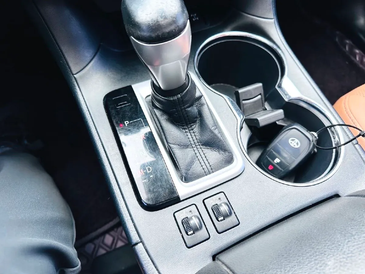 2019 HanTeng V7 1.5T 156HP L4 6AT,autocango,china used car exporter,china ev exporter,chinese used car exporter,chinese used ev exporter