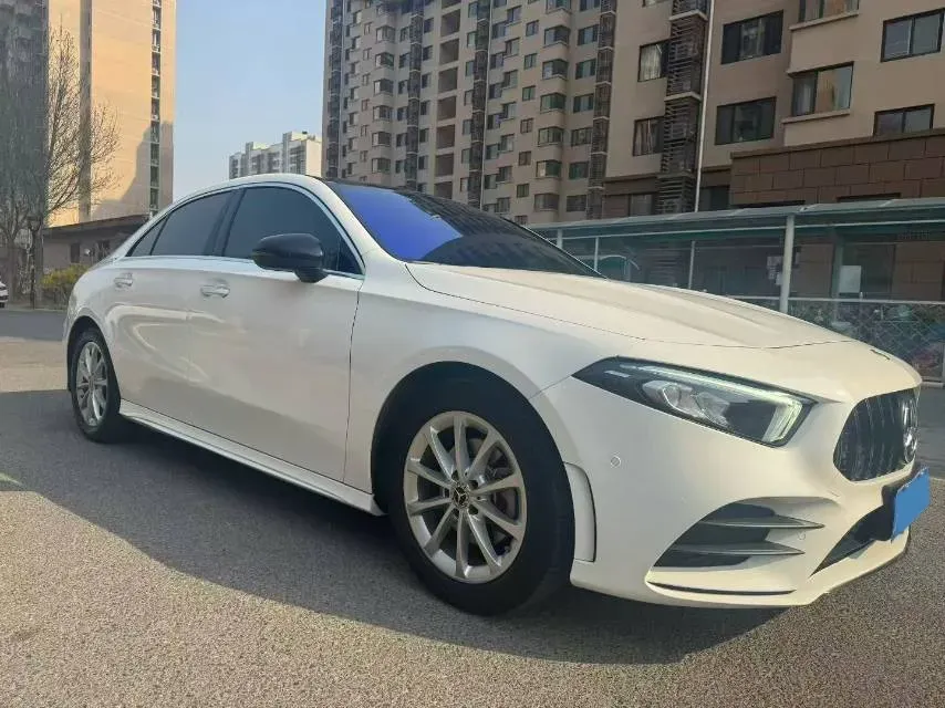 2020 Mercedes-Benz A Class 1.3T 163HP L4 7DCT,autocango,china used car exporter,china ev exporter,chinese used car exporter,chinese used ev exporter