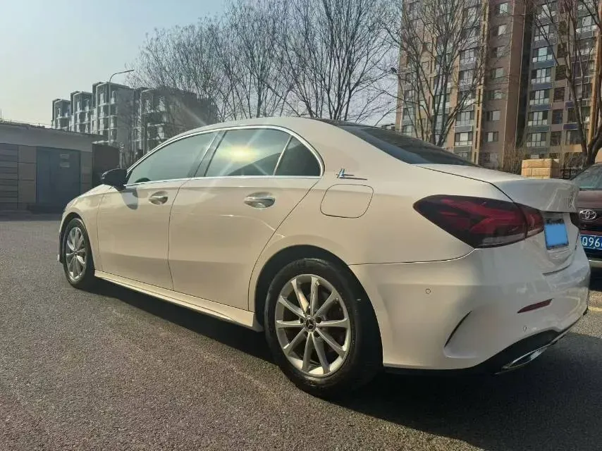 2020 Mercedes-Benz A Class 1.3T 163HP L4 7DCT,autocango,china used car exporter,china ev exporter,chinese used car exporter,chinese used ev exporter