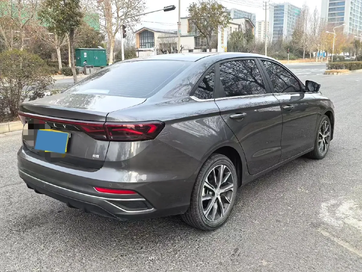 2022 Geely Emgrand 1.5L 114HP L4 5MT,autocango,china used car exporter,china ev exporter,chinese used car exporter,chinese used ev exporter
