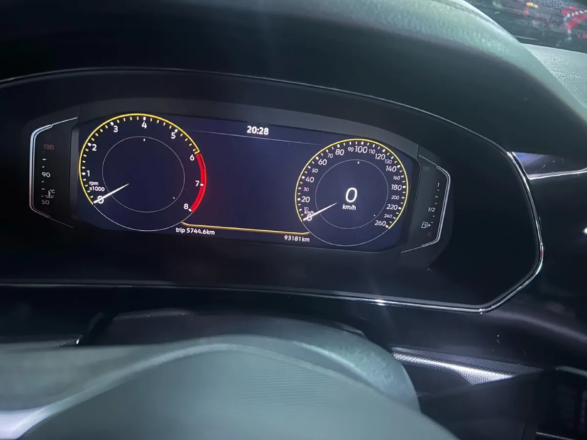 2024 Volkswagen Passat 2.0T 220HP L4 7DCT,autocango,china used car exporter,china ev exporter,chinese used car exporter,chinese used ev exporter