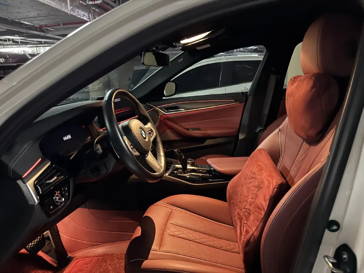 2022 BMW 5 Series 2.0T 252HP L4 8AT,autocango,china used car exporter,china ev exporter,chinese used car exporter,chinese used ev exporter