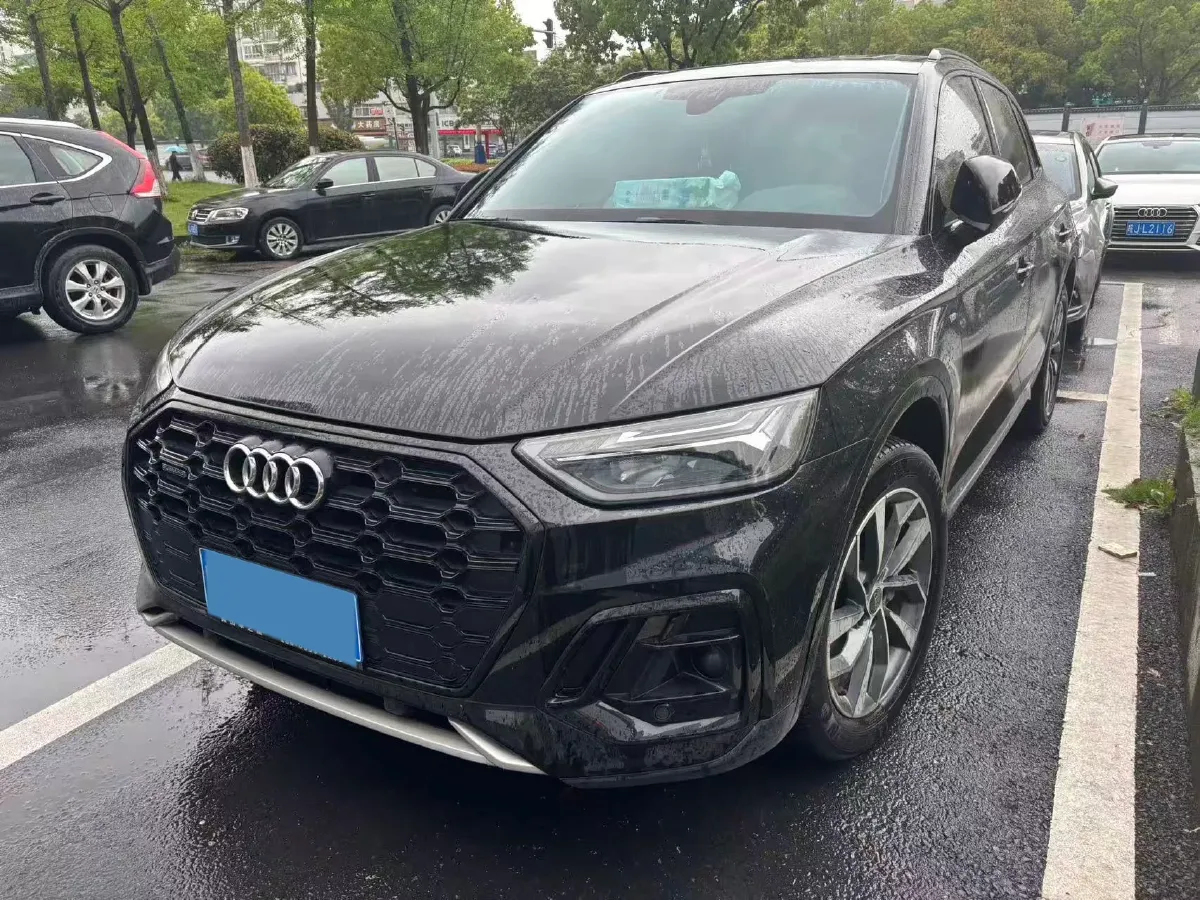 2023 Audi Q5L 2.0T 190HP L4 7DCT,autocango,china used car exporter,china ev exporter,chinese used car exporter,chinese used ev exporter