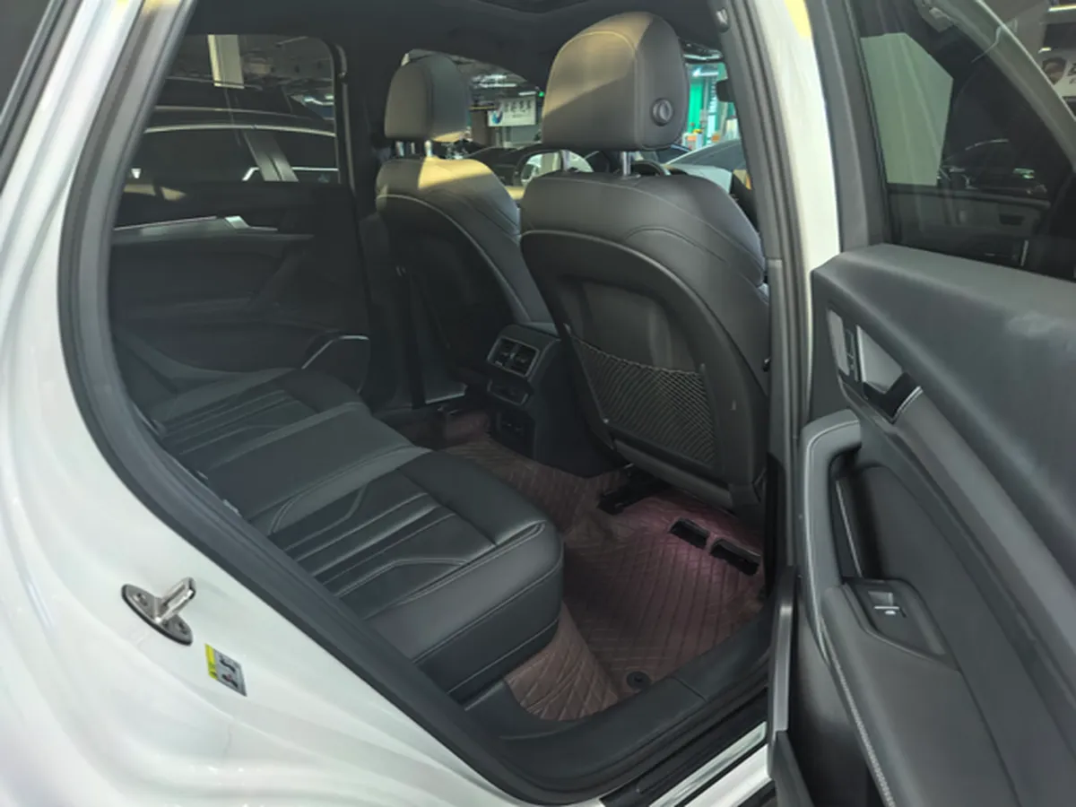 2022 Audi Q5L Sportback 2.0T 190HP L4 7DCT,autocango,china used car exporter,china ev exporter,chinese used car exporter,chinese used ev exporter