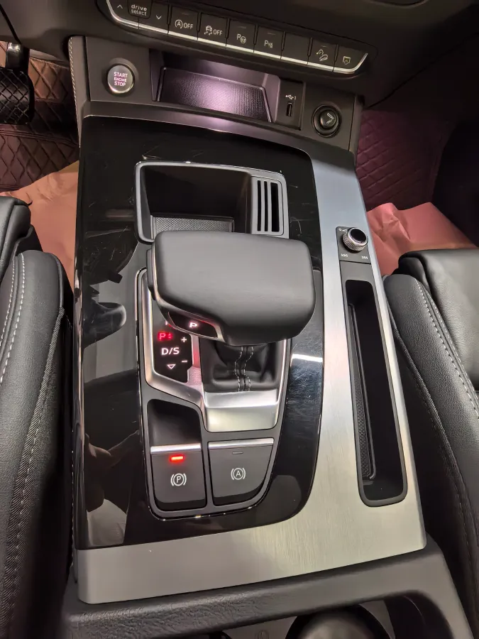 2022 Audi Q5L Sportback 2.0T 190HP L4 7DCT,autocango,china used car exporter,china ev exporter,chinese used car exporter,chinese used ev exporter