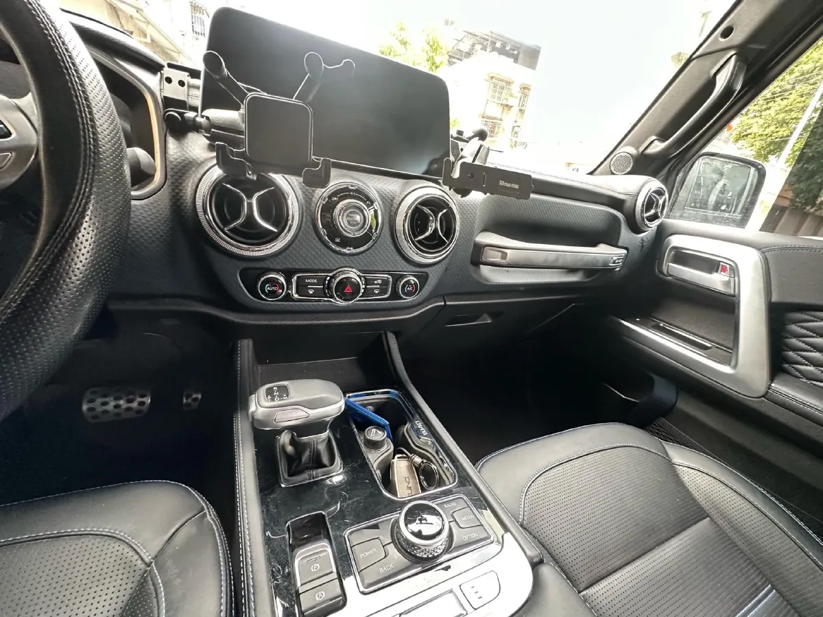 2023 Beijing BJ40 2.0T 163HP L4 8AT,autocango,china used car exporter,china ev exporter,chinese used car exporter,chinese used ev exporter