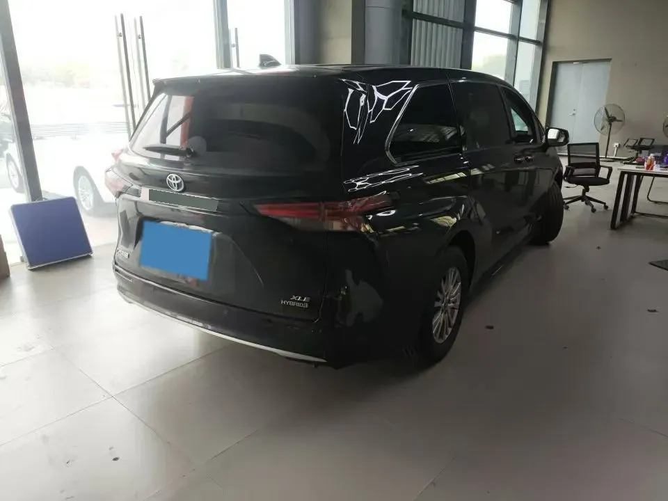 2024 Toyota Sienna 2.5L 189HP L4 E-CVT Hybrid,autocango,china used car exporter,china ev exporter,chinese used car exporter,chinese used ev exporter