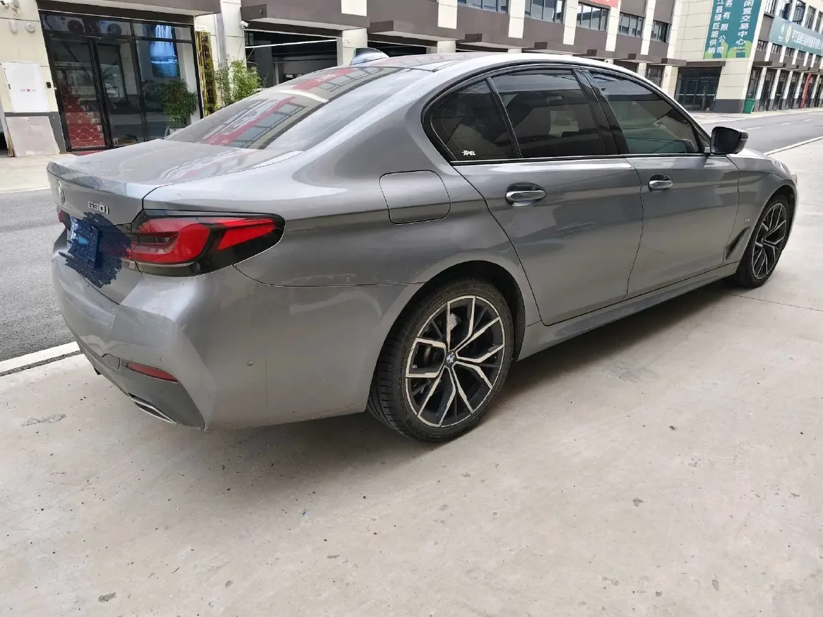 2021 BMW 5 Series 2.0T 252HP L4 8AT,autocango,china used car exporter,china ev exporter,chinese used car exporter,chinese used ev exporter