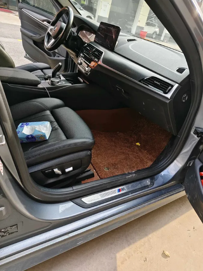 2021 BMW 5 Series 2.0T 252HP L4 8AT,autocango,china used car exporter,china ev exporter,chinese used car exporter,chinese used ev exporter