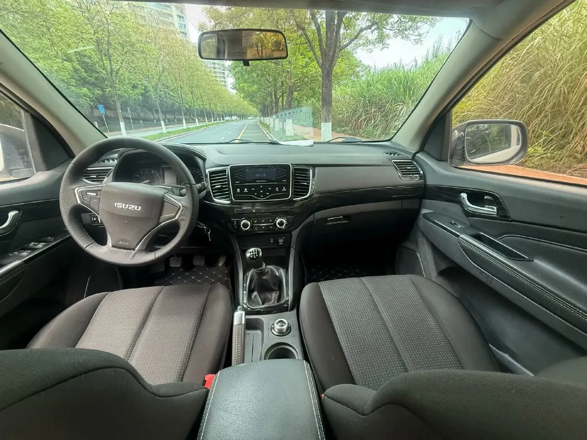 2019 Isuzu D-MAX 3.0T 177HP L4 6AT,autocango,china used car exporter,china ev exporter,chinese used car exporter,chinese used ev exporter