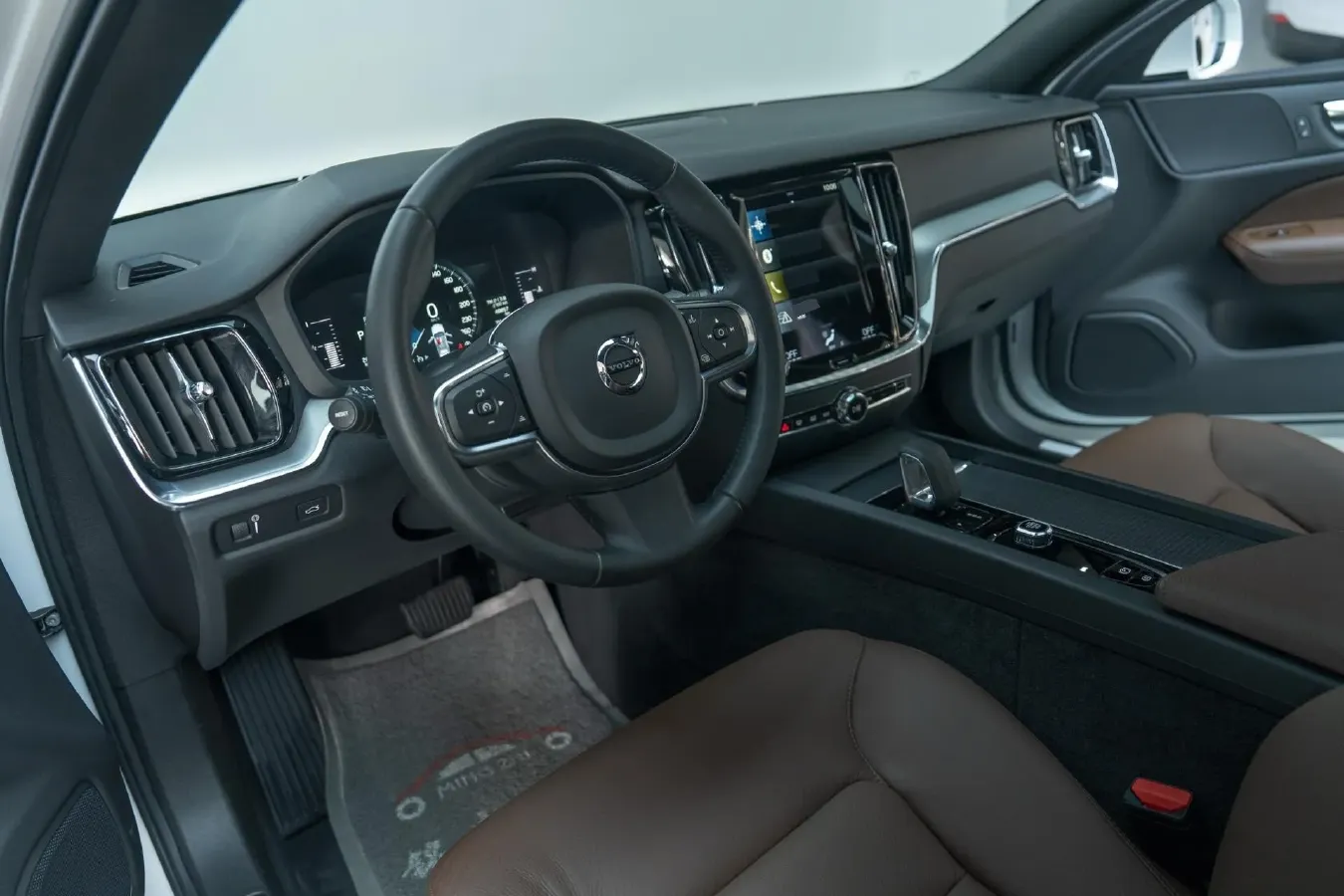 2022 Volvo S60 2.0T 197HP L4 8AT,autocango,china used car exporter,china ev exporter,chinese used car exporter,chinese used ev exporter