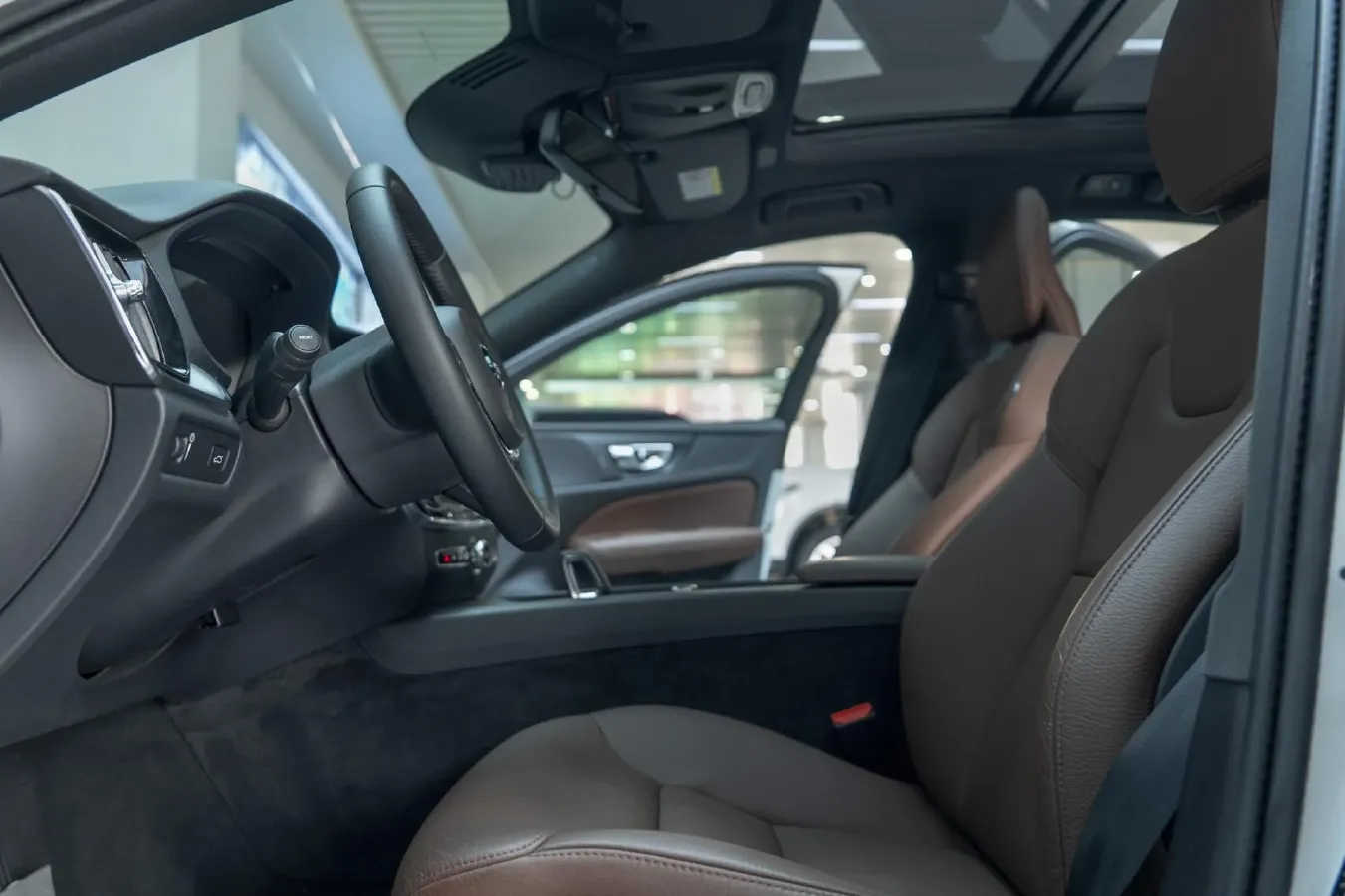 2022 Volvo S60 2.0T 197HP L4 8AT,autocango,china used car exporter,china ev exporter,chinese used car exporter,chinese used ev exporter