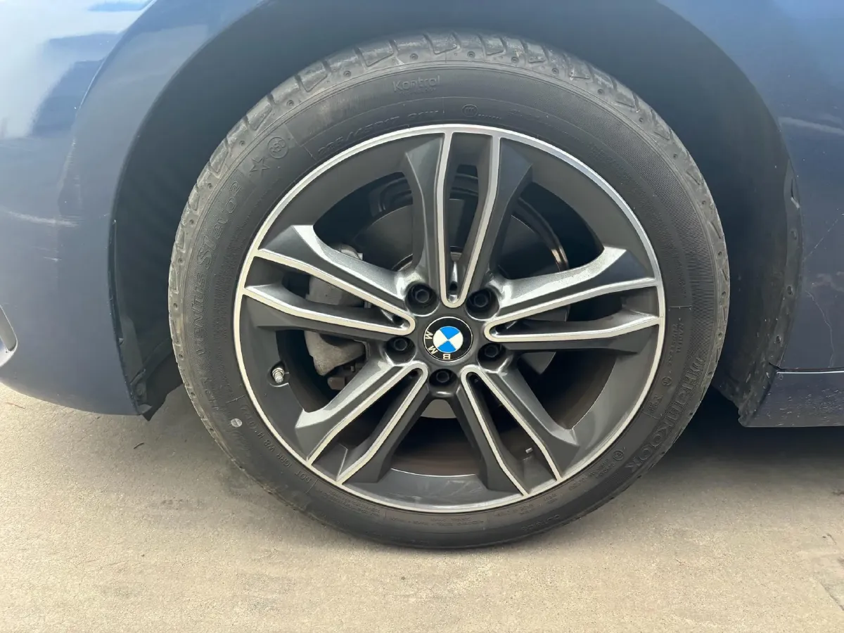 2022 BMW 1 Series 1.5T 140HP L3 7DCT,autocango,china used car exporter,china ev exporter,chinese used car exporter,chinese used ev exporter