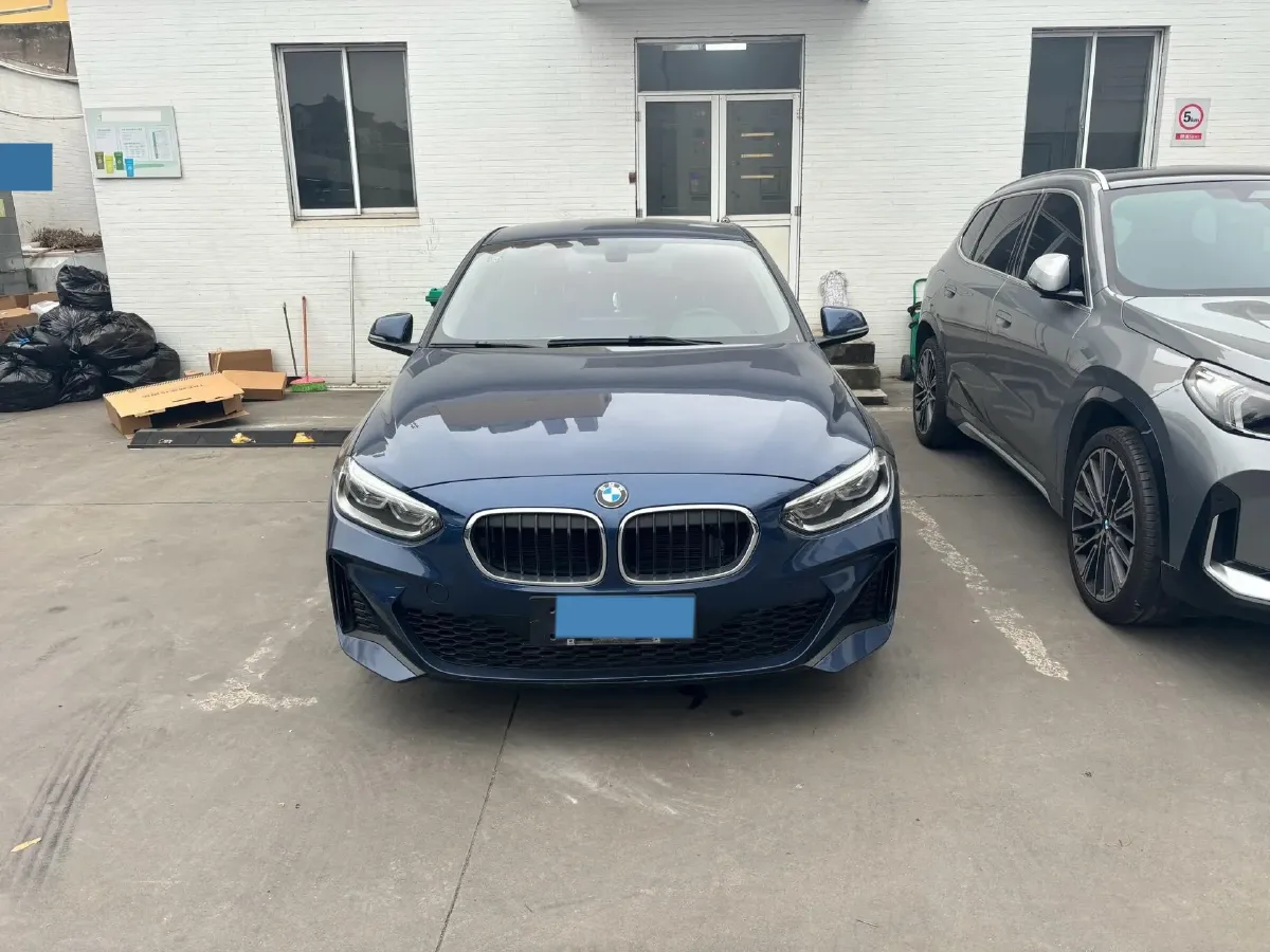2022 BMW 1 Series 1.5T 140HP L3 7DCT,autocango,china used car exporter,china ev exporter,chinese used car exporter,chinese used ev exporter