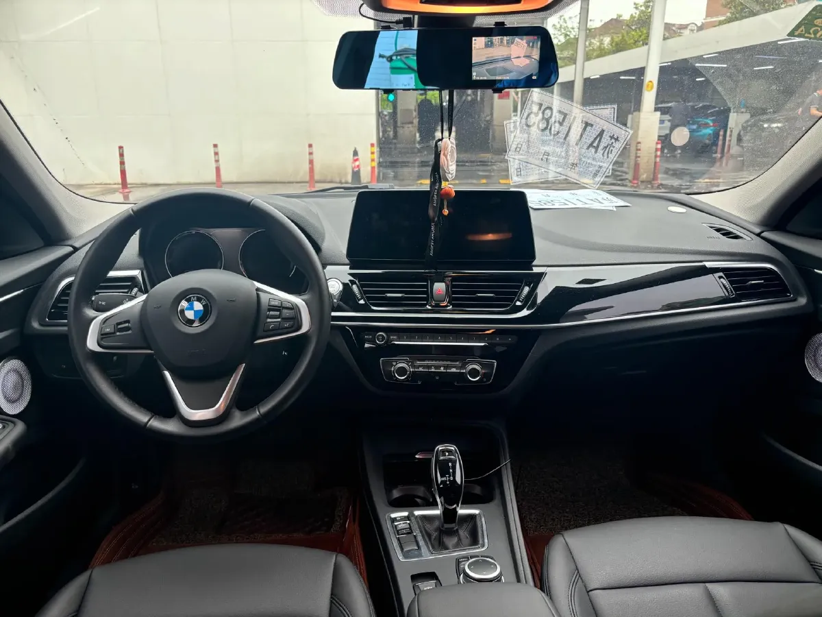 2022 BMW 1 Series 1.5T 140HP L3 7DCT,autocango,china used car exporter,china ev exporter,chinese used car exporter,chinese used ev exporter