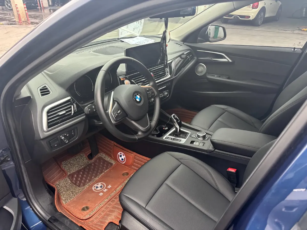 2022 BMW 1 Series 1.5T 140HP L3 7DCT,autocango,china used car exporter,china ev exporter,chinese used car exporter,chinese used ev exporter