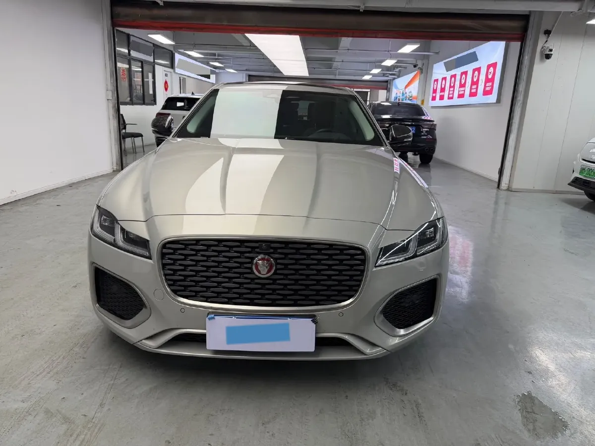 2024 Jaguar XFL 2.0T 250HP L4 8AT,autocango,china used car exporter,china ev exporter,chinese used car exporter,chinese used ev exporter