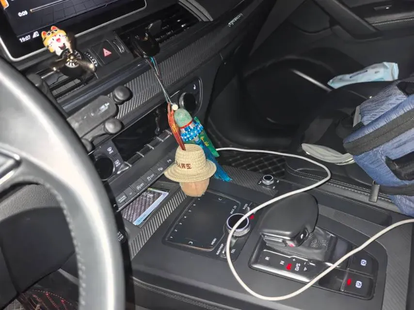 2020 Audi Q5L 2.0T 252HP L4 7DCT,autocango,china used car exporter,china ev exporter,chinese used car exporter,chinese used ev exporter