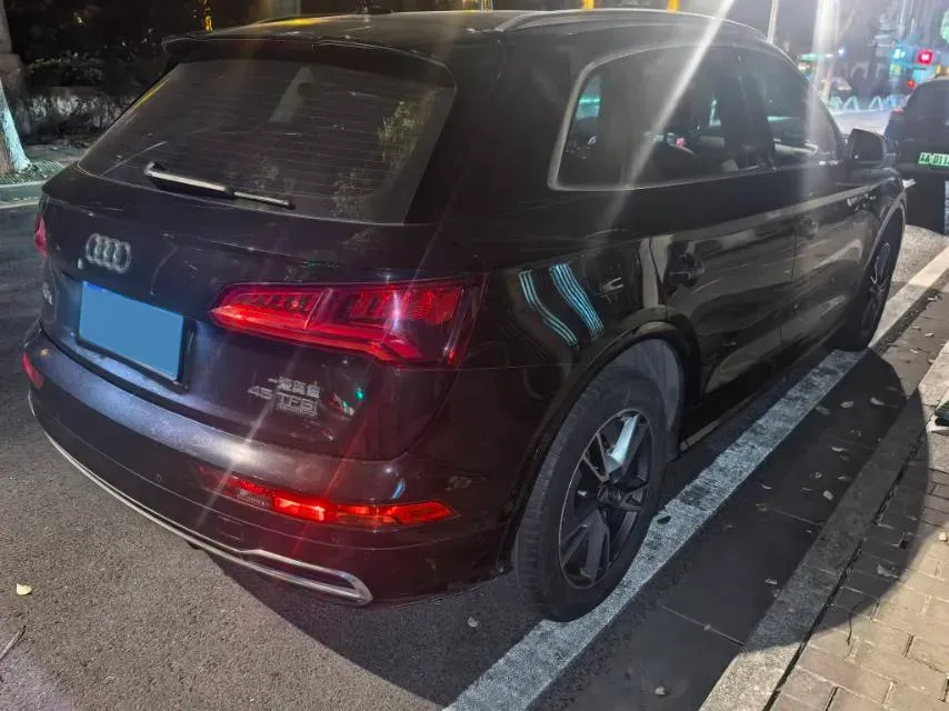 2020 Audi Q5L 2.0T 252HP L4 7DCT,autocango,china used car exporter,china ev exporter,chinese used car exporter,chinese used ev exporter