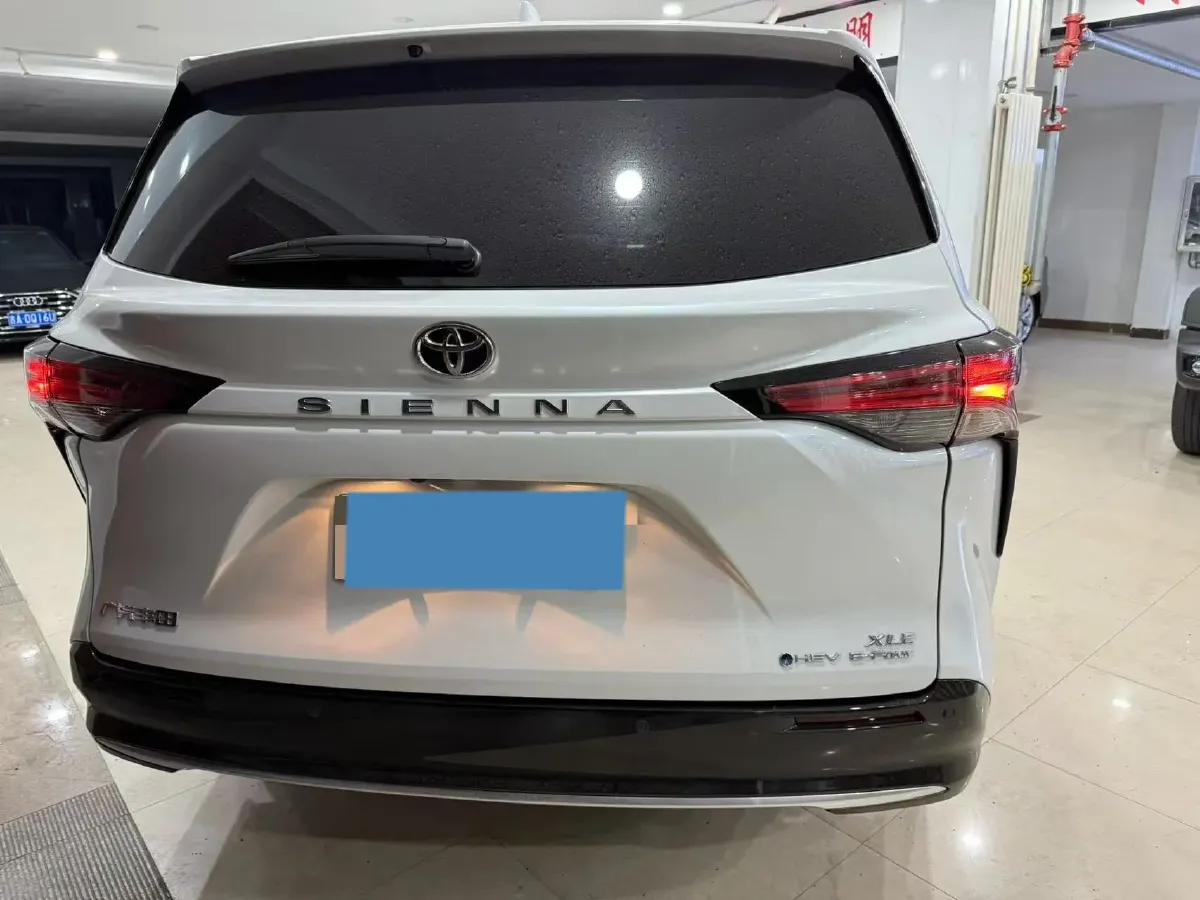 2024 Toyota Sienna 2.5L 189HP L4 E-CVT Hybrid,autocango,china used car exporter,china ev exporter,chinese used car exporter,chinese used ev exporter