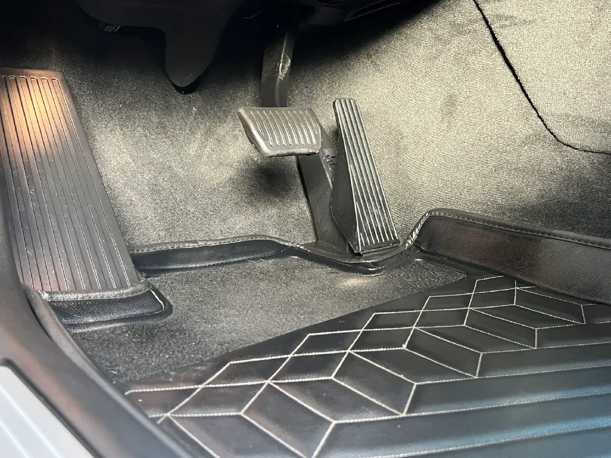 2025 Volvo XC60 2.0T 250HP L4 8AT,autocango,china used car exporter,china ev exporter,chinese used car exporter,chinese used ev exporter