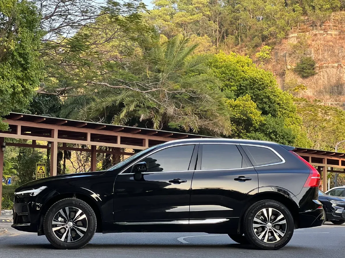 2025 Volvo XC60 2.0T 250HP L4 8AT,autocango,china used car exporter,china ev exporter,chinese used car exporter,chinese used ev exporter
