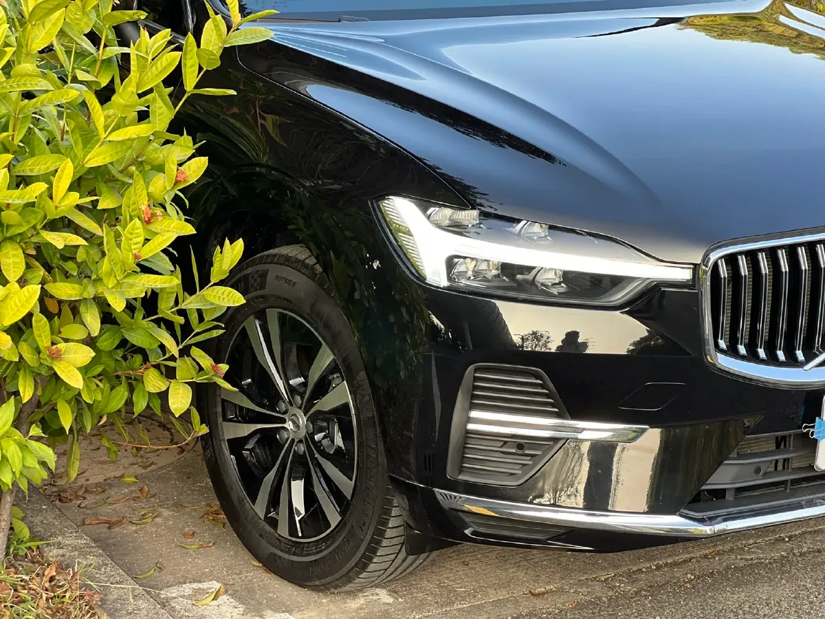 2025 Volvo XC60 2.0T 250HP L4 8AT,autocango,china used car exporter,china ev exporter,chinese used car exporter,chinese used ev exporter