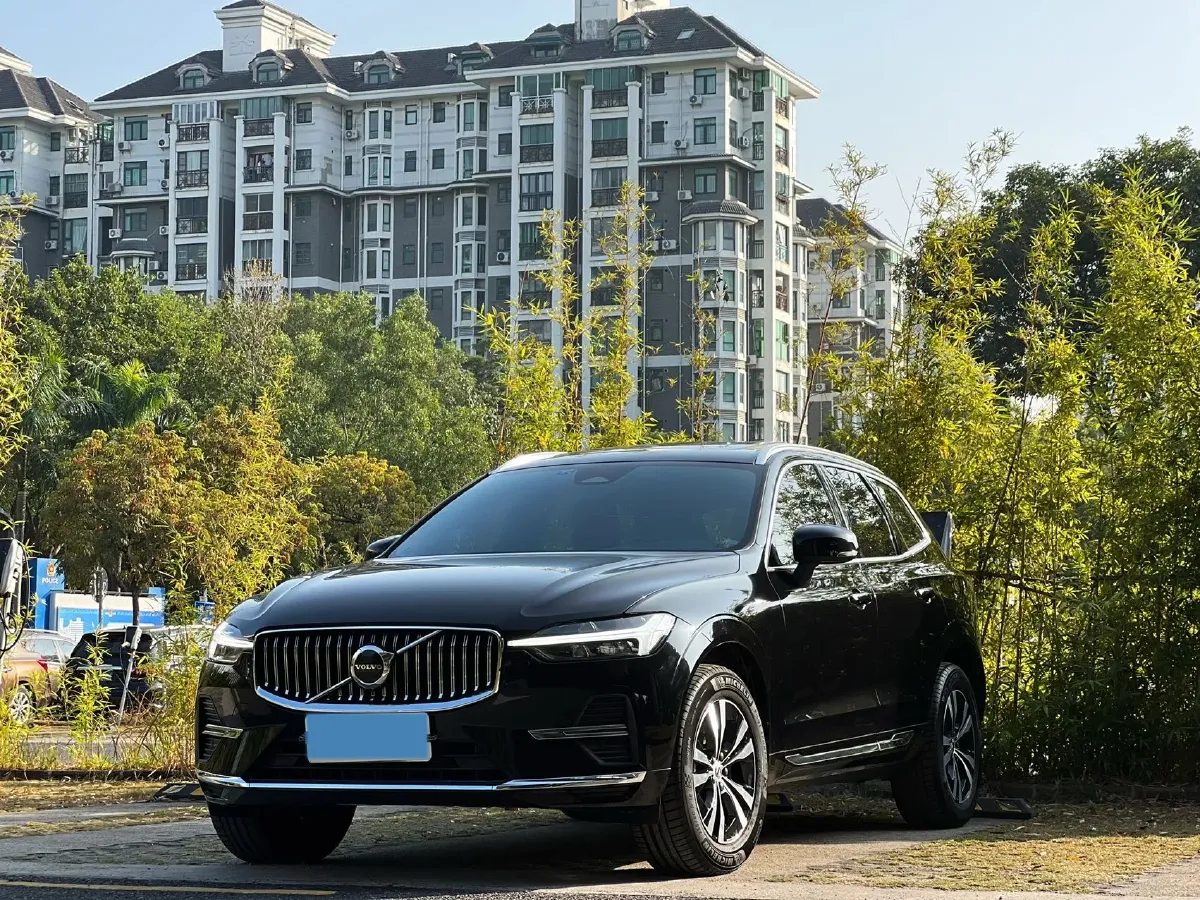 2025 Volvo XC60 2.0T 250HP L4 8AT,autocango,china used car exporter,china ev exporter,chinese used car exporter,chinese used ev exporter