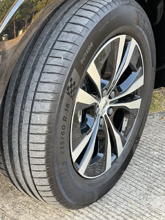 2025 Volvo XC60 2.0T 250HP L4 8AT,autocango,china used car exporter,china ev exporter,chinese used car exporter,chinese used ev exporter