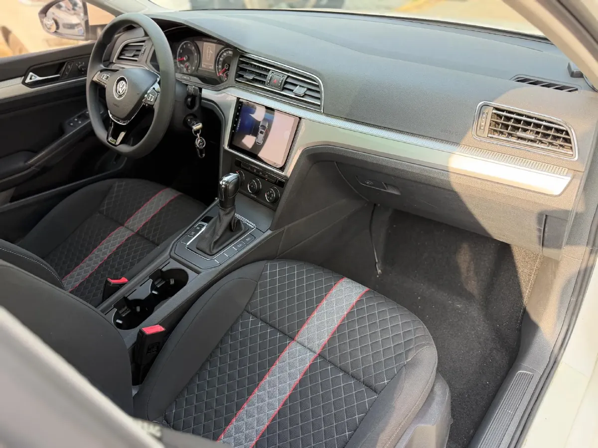 2019 Volkswagen T-Cross 1.4T 150HP L4 7DCT,autocango,china used car exporter,china ev exporter,chinese used car exporter,chinese used ev exporter