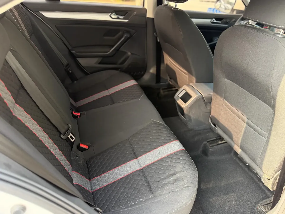 2019 Volkswagen T-Cross 1.4T 150HP L4 7DCT,autocango,china used car exporter,china ev exporter,chinese used car exporter,chinese used ev exporter