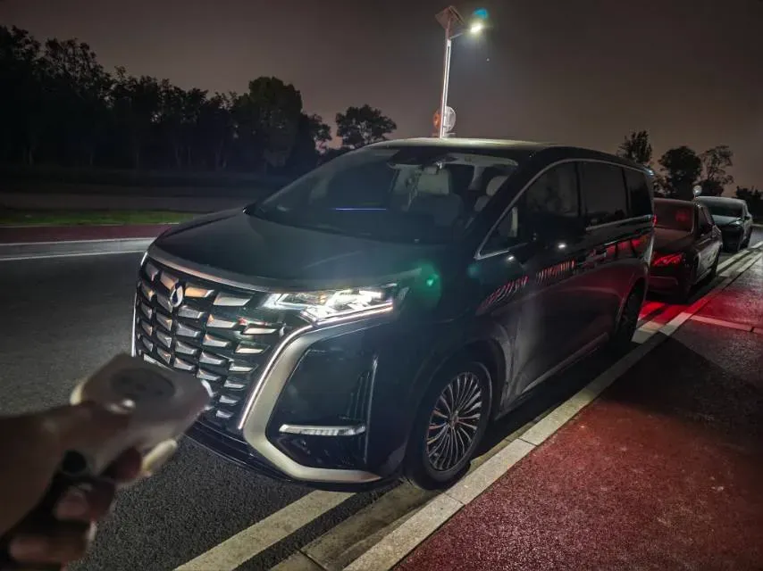 2024 Denza D9 1.5T 139HP L4 E-CVT PHEV 40KWH,autocango,china used car exporter,china ev exporter,chinese used car exporter,chinese used ev exporter
