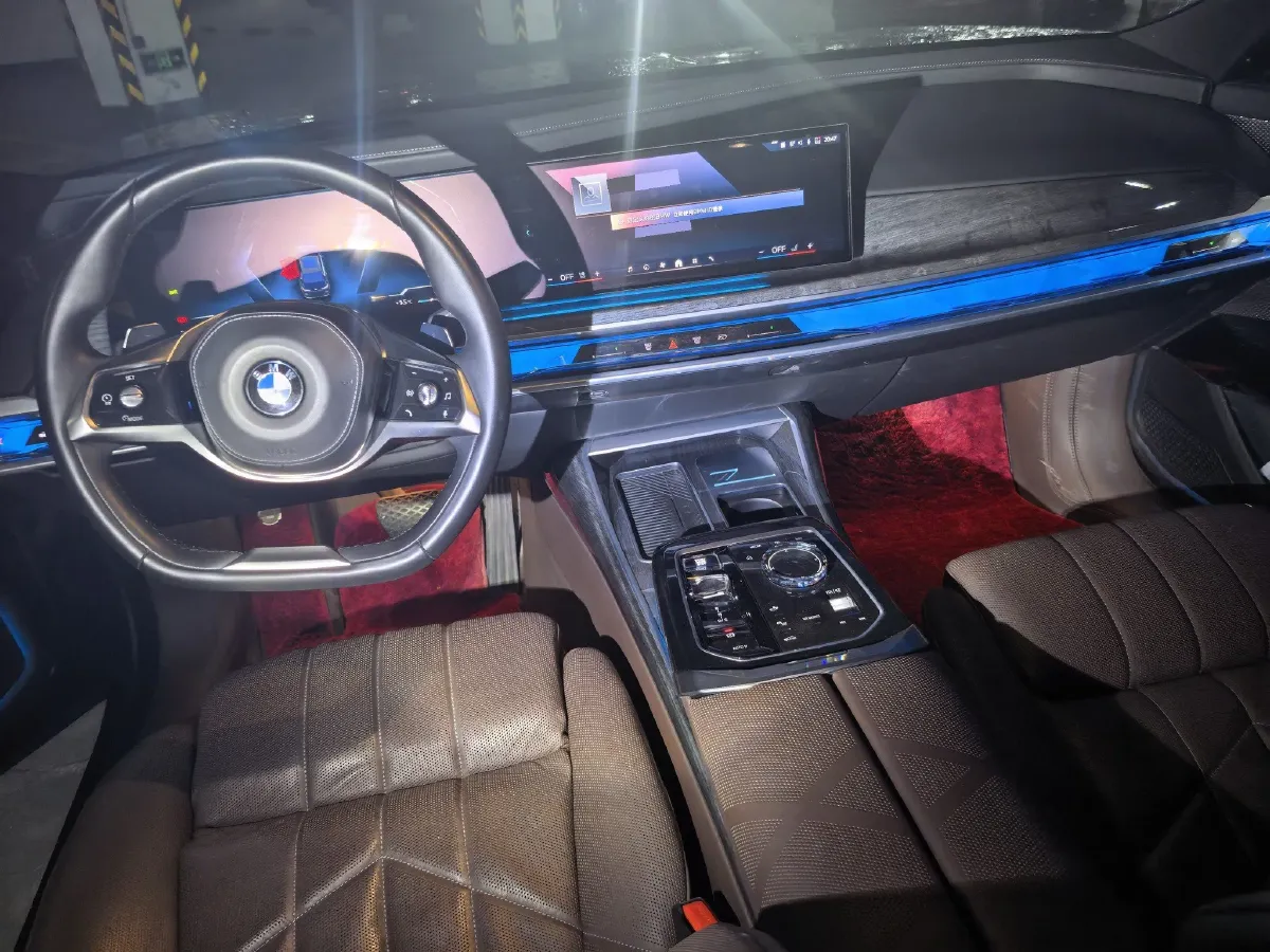 2023 BMW 7 Series 3.0T 381HP L6 8AT,autocango,china used car exporter,china ev exporter,chinese used car exporter,chinese used ev exporter