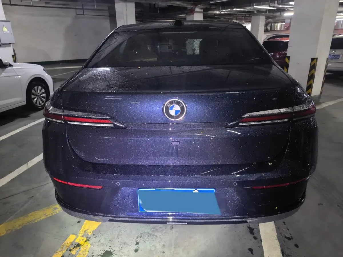 2023 BMW 7 Series 3.0T 381HP L6 8AT,autocango,china used car exporter,china ev exporter,chinese used car exporter,chinese used ev exporter
