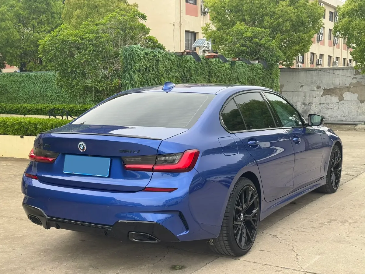 2021 BMW 3 Series 2.0T 156HP L4 8AT,autocango,china used car exporter,china ev exporter,chinese used car exporter,chinese used ev exporter
