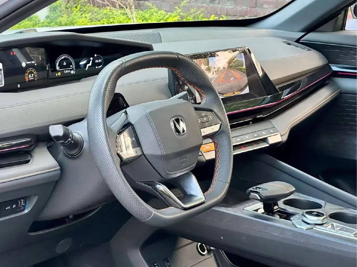 2024 ChangAn UNI-V 1.5T 188HP L4 7DCT,autocango,china used car exporter,china ev exporter,chinese used car exporter,chinese used ev exporter