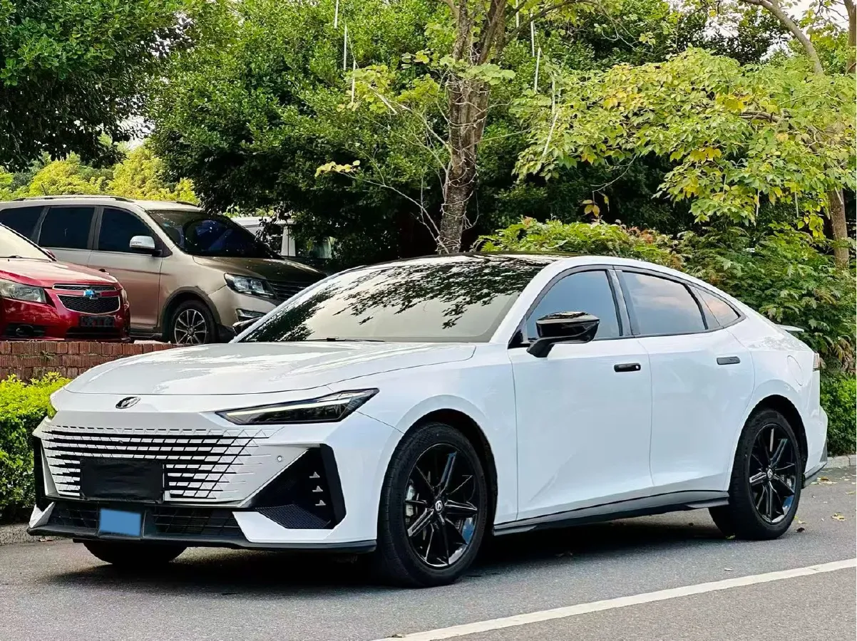 2024 ChangAn UNI-V 1.5T 188HP L4 7DCT,autocango,china used car exporter,china ev exporter,chinese used car exporter,chinese used ev exporter