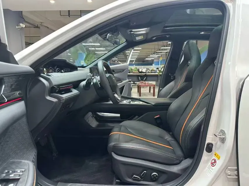 2024 ChangAn UNI-V 1.5T 188HP L4 7DCT,autocango,china used car exporter,china ev exporter,chinese used car exporter,chinese used ev exporter