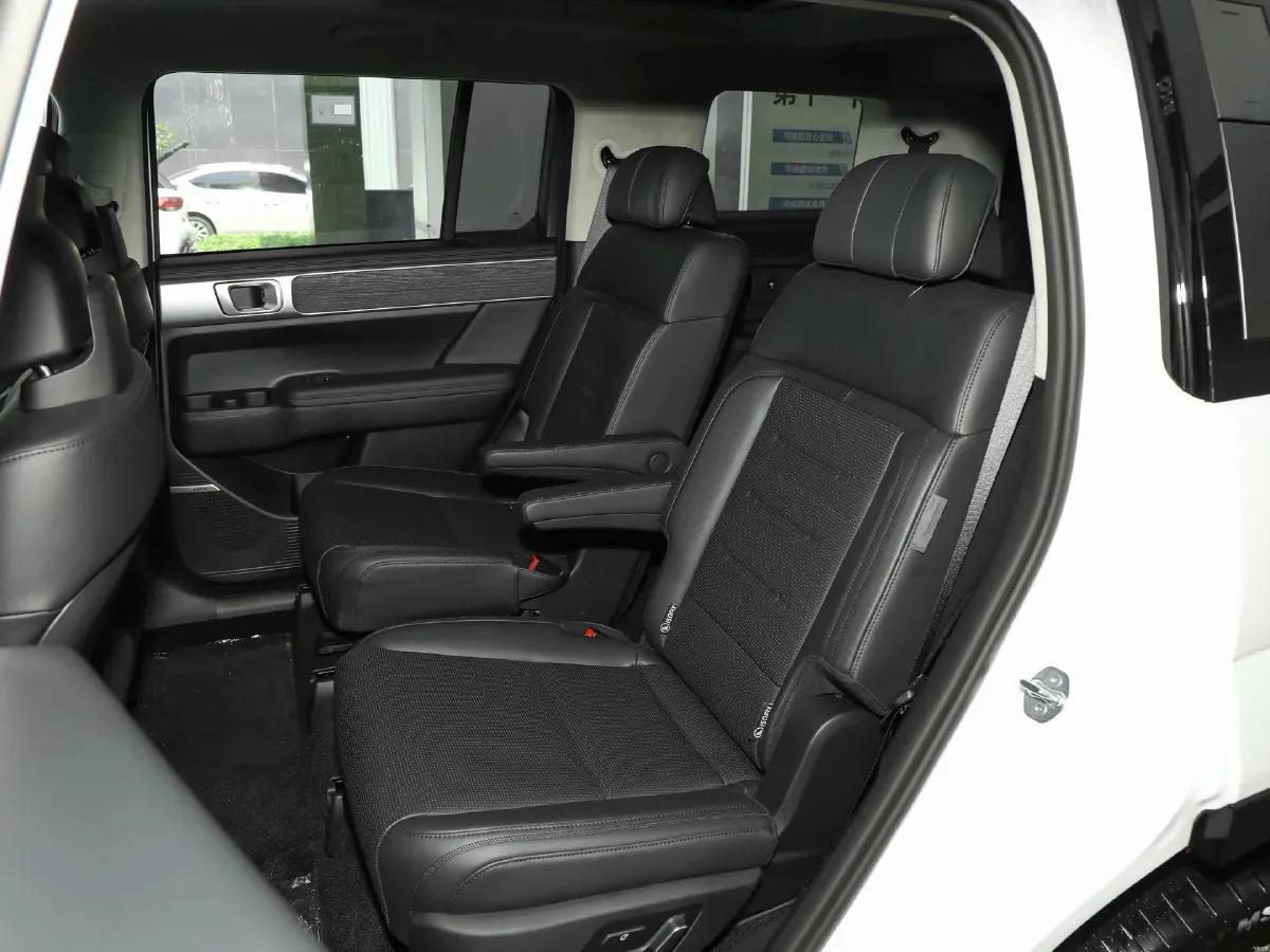 2024 Hyundai Santafe 2.0T 247HP L4 8AT,autocango,china used car exporter,china ev exporter,chinese used car exporter,chinese used ev exporter