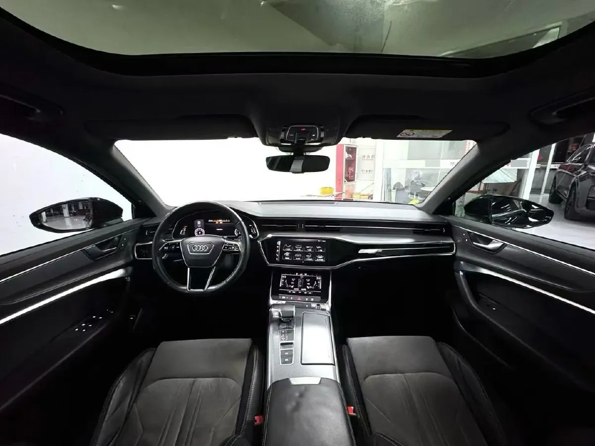 2020 Audi A6L 2.0T 190HP L4 7DCT,autocango,china used car exporter,china ev exporter,chinese used car exporter,chinese used ev exporter