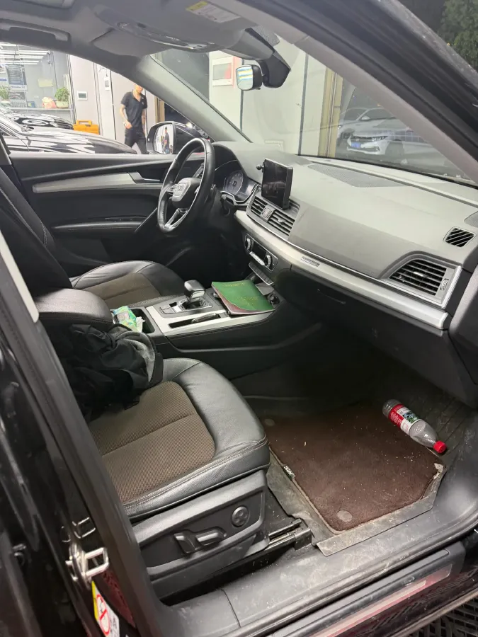 2020 Audi Q5L 2.0T 190HP L4 7DCT,autocango,china used car exporter,china ev exporter,chinese used car exporter,chinese used ev exporter