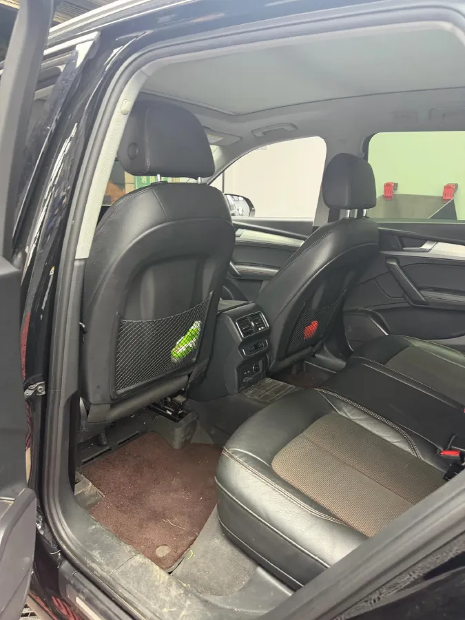 2020 Audi Q5L 2.0T 190HP L4 7DCT,autocango,china used car exporter,china ev exporter,chinese used car exporter,chinese used ev exporter