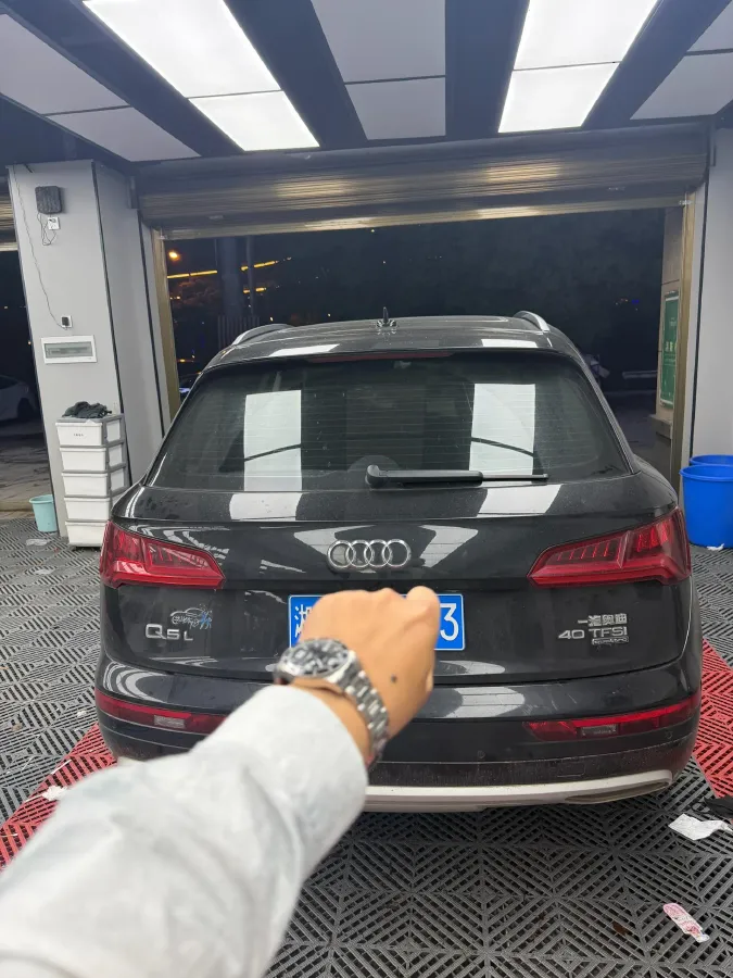 2020 Audi Q5L 2.0T 190HP L4 7DCT,autocango,china used car exporter,china ev exporter,chinese used car exporter,chinese used ev exporter