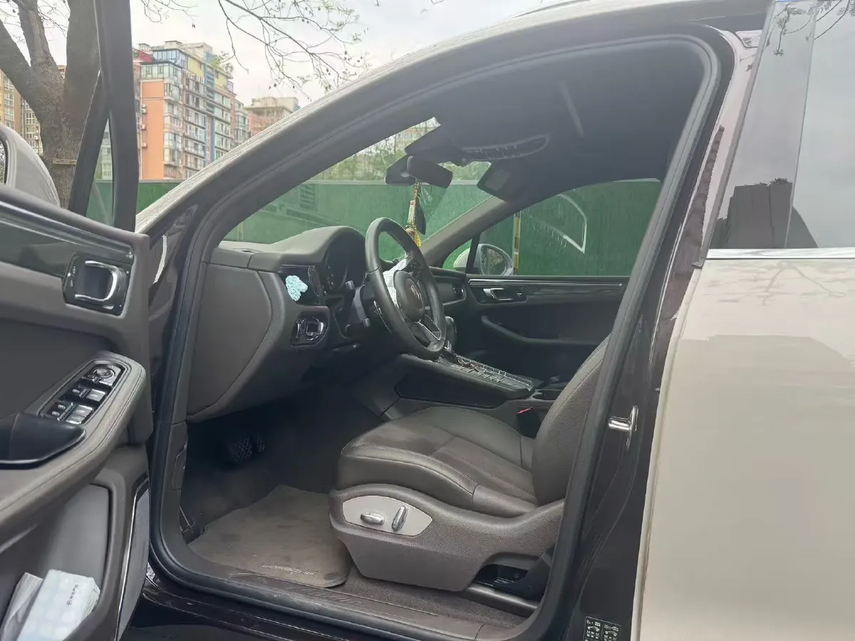 2020 Porsche Macan 2.0T 252HP L4 7DCT,autocango,china used car exporter,china ev exporter,chinese used car exporter,chinese used ev exporter