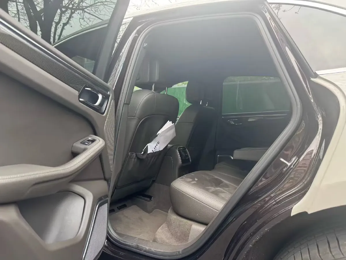 2020 Porsche Macan 2.0T 252HP L4 7DCT,autocango,china used car exporter,china ev exporter,chinese used car exporter,chinese used ev exporter