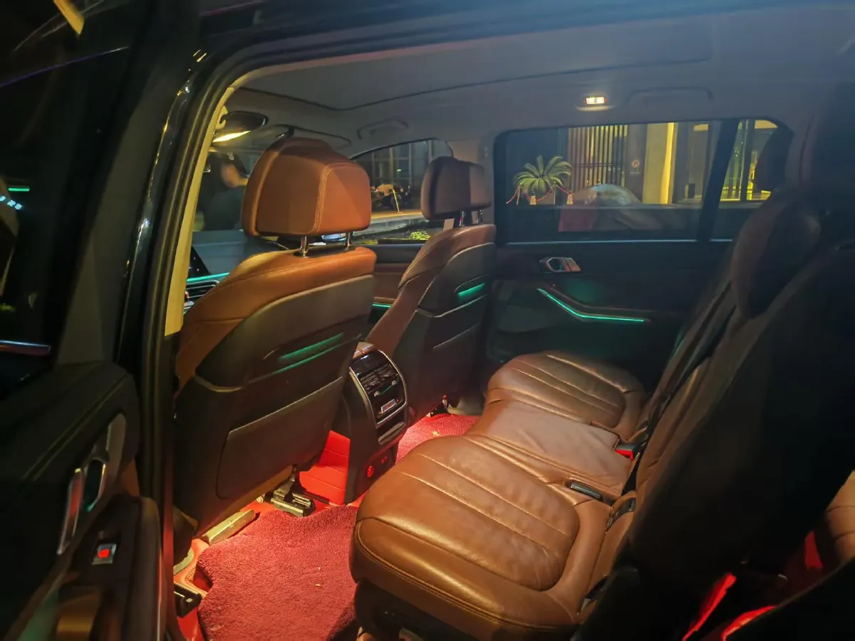 2020 BMW X7 3.0T 340HP L6 8AT,autocango,china used car exporter,china ev exporter,chinese used car exporter,chinese used ev exporter